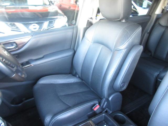 エルグランド ３５０ハイウェイスターアーバンクロムブラックレザー　純正ナビ　全周囲Ｍ　サンルーフ　フリップモニター　シートヒーター　オットマン　ＥＴＣ　コーナーセンサー　両側電動スライドドア　パワーバックドア　オート付ＨＩＤライト＆フォグ　オート格納ウィンカーミラー（50枚目）