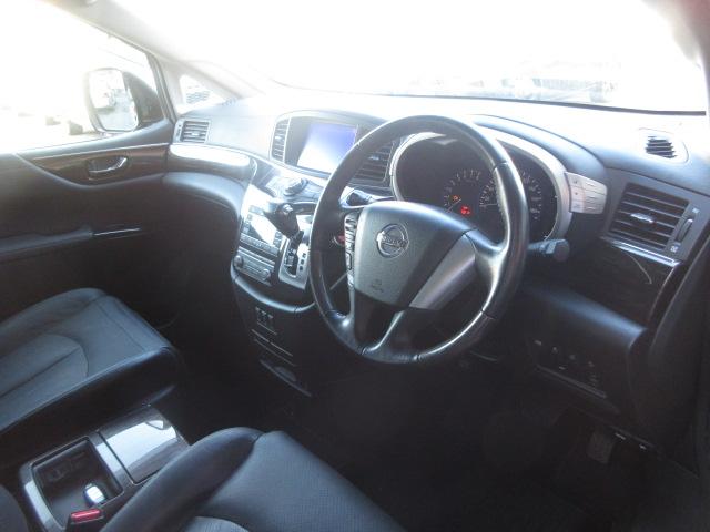 エルグランド ３５０ハイウェイスターアーバンクロムブラックレザー　純正ナビ　全周囲Ｍ　サンルーフ　フリップモニター　シートヒーター　オットマン　ＥＴＣ　コーナーセンサー　両側電動スライドドア　パワーバックドア　オート付ＨＩＤライト＆フォグ　オート格納ウィンカーミラー（51枚目）