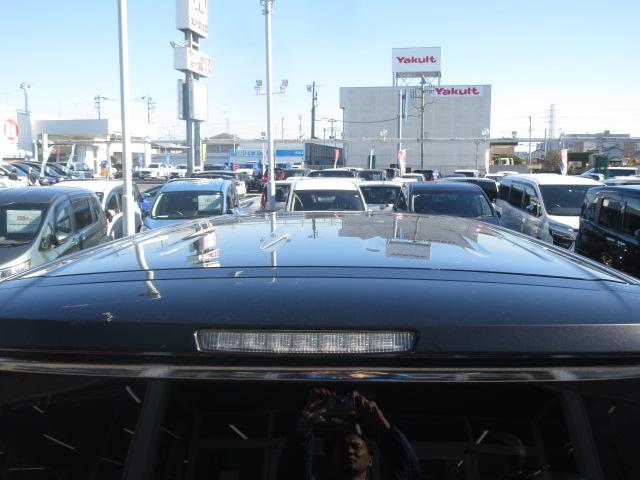 エルグランド ３５０ハイウェイスターアーバンクロムブラックレザー　純正ナビ　全周囲Ｍ　サンルーフ　フリップモニター　シートヒーター　オットマン　ＥＴＣ　コーナーセンサー　両側電動スライドドア　パワーバックドア　オート付ＨＩＤライト＆フォグ　オート格納ウィンカーミラー（75枚目）