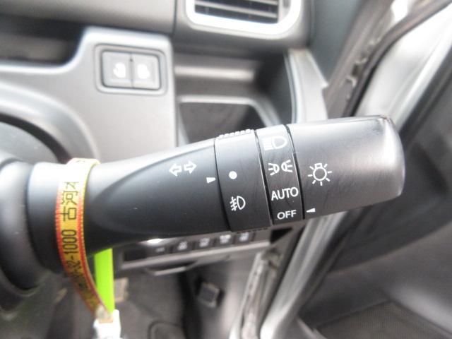 ソリオ ハイブリッドＭＺ　社外ナビ　フルセグ　バックカメラ　デュアルカメラブレーキサポート　車線逸脱警報　両側電動ドア　オートＨＩＤ＆フォグ　クルコン　純正１５ＡＷ　ＥＴＣ　シートヒーター　ＤＶＤ　Ｂｌｕｅｔｏｏｔｈ（12枚目）