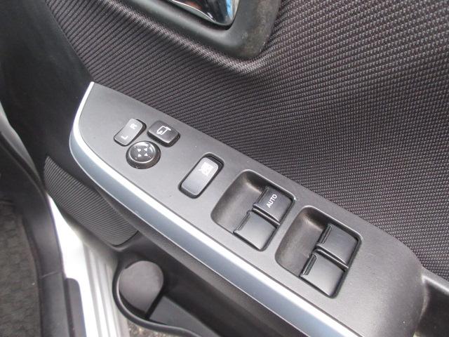 ソリオ ハイブリッドＭＺ　社外ナビ　フルセグ　バックカメラ　デュアルカメラブレーキサポート　車線逸脱警報　両側電動ドア　オートＨＩＤ＆フォグ　クルコン　純正１５ＡＷ　ＥＴＣ　シートヒーター　ＤＶＤ　Ｂｌｕｅｔｏｏｔｈ（20枚目）