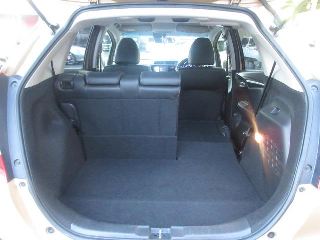 フィットハイブリッド Ｌパッケージ　社外ナビ　ＴＶ　バックカメラ　オートＬＥＤライト　衝突軽減ブレーキ　ハーフレザーシート　コーナーセンサ―　ＥＴＣ　クルーズコントロール　チップアップシート　スイッチ付革巻ステアリング（36枚目）