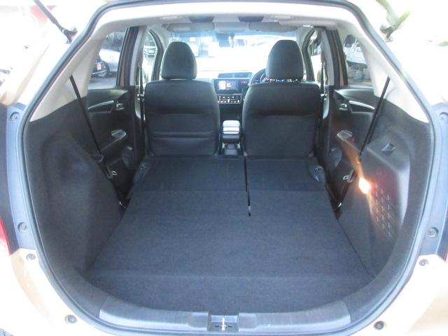 フィットハイブリッド Ｌパッケージ　社外ナビ　ＴＶ　バックカメラ　オートＬＥＤライト　衝突軽減ブレーキ　ハーフレザーシート　コーナーセンサ―　ＥＴＣ　クルーズコントロール　チップアップシート　スイッチ付革巻ステアリング（37枚目）
