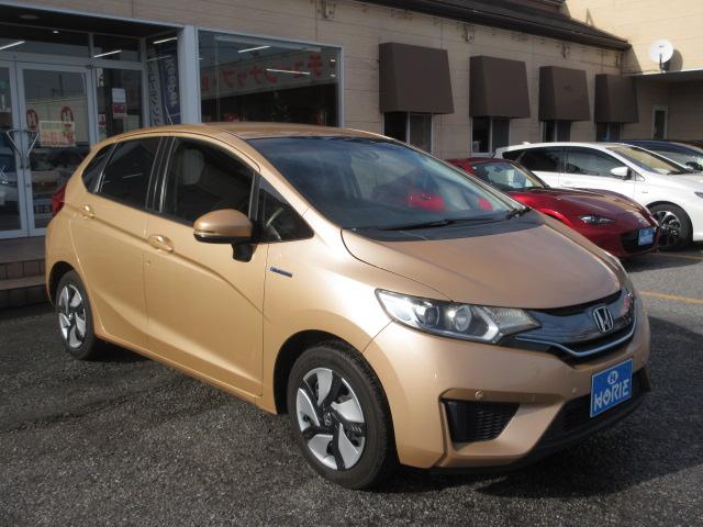 フィットハイブリッド Ｌパッケージ　社外ナビ　ＴＶ　バックカメラ　オートＬＥＤライト　衝突軽減ブレーキ　ハーフレザーシート　コーナーセンサ―　ＥＴＣ　クルーズコントロール　チップアップシート　スイッチ付革巻ステアリング（71枚目）