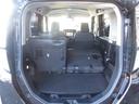 後席をたたむだけの簡単なアレンジで出来上がる奥行きたっぷりな荷室空間も人気です。