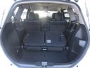 後席を倒していただくと、より広いラゲッジスペースとなります。