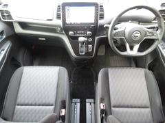 ご納車後も安心なプレミアム保証をご提案いたします。ナビや電装品、エアコンなども含めた６００項目の充実した保証内容と安心のロードサービス付帯でサポートいたします。詳細はお尋ねください。 6