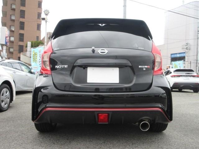 ノート ニスモ　Ｓ　ＥＴＣ☆純正ＳＤナビ（ＭＣ３１４Ｄ－Ｗ）☆フルセグＴＶ☆バックカメラ☆純正１７インチＡＷ☆５速マニュアル☆プッシュスタート＆スマートキー２本☆横スベリ防止（6枚目）