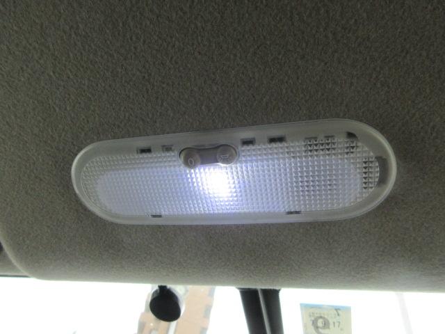 ノート ニスモ　Ｓ　ＥＴＣ☆純正ＳＤナビ（ＭＣ３１４Ｄ－Ｗ）☆フルセグＴＶ☆バックカメラ☆純正１７インチＡＷ☆５速マニュアル☆プッシュスタート＆スマートキー２本☆横スベリ防止（23枚目）