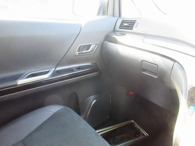 ヴェルファイア ２．４Ｚ　ゴールデンアイズＩＩ　ＥＴＣ☆純正ＨＤＤナビ☆フルセグＴＶ☆バックカメラ☆両側パワースライドドア☆パワーバックドア☆純正１８インチＡＷ☆オートクルーズ☆ドライブレコーダー☆ハーフレザーシート☆プッシュスタート＆スマートキー（28枚目）