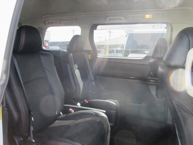 ヴェルファイア ２．４Ｚ　ゴールデンアイズＩＩ　ＥＴＣ☆純正ＨＤＤナビ☆フルセグＴＶ☆バックカメラ☆両側パワースライドドア☆パワーバックドア☆純正１８インチＡＷ☆オートクルーズ☆ドライブレコーダー☆ハーフレザーシート☆プッシュスタート＆スマートキー（32枚目）