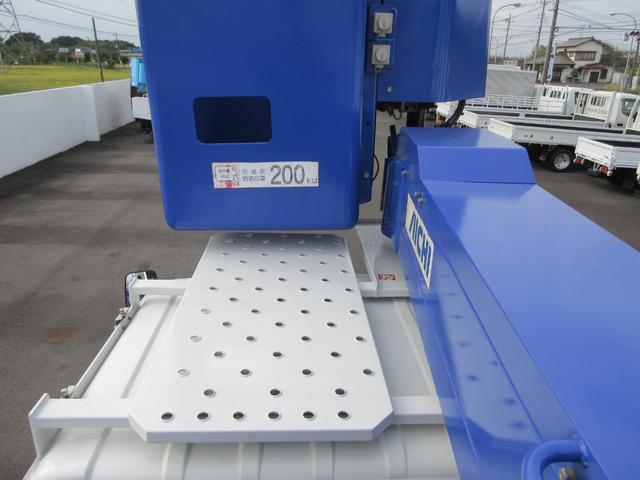 エルフトラック 　高所作業車　アイチＳＳ－１２Ａ　作業床高１１．９ｍ　作業床積載荷重２００ｋｇ　　アワーメーター１９５０時間　車両寸法（車検証記載）：長５３３ｃｍ　幅１９１ｃｍ　高３１０ｃｍ　車両総重量７０６５ｋｇ（32枚目）