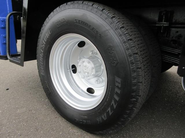 エルフトラック 　高所作業車　アイチＳＳ－１２Ａ　作業床高１１．９ｍ　作業床積載荷重２００ｋｇ　　アワーメーター１９５０時間　車両寸法（車検証記載）：長５３３ｃｍ　幅１９１ｃｍ　高３１０ｃｍ　車両総重量７０６５ｋｇ（61枚目）