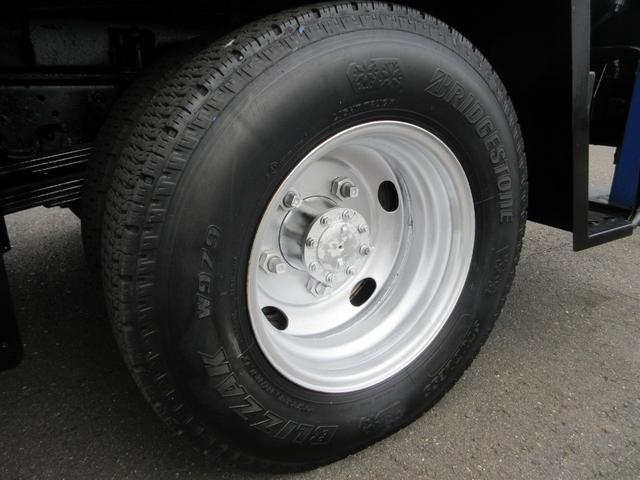 エルフトラック 　高所作業車　アイチＳＳ－１２Ａ　作業床高１１．９ｍ　作業床積載荷重２００ｋｇ　　アワーメーター１９５０時間　車両寸法（車検証記載）：長５３３ｃｍ　幅１９１ｃｍ　高３１０ｃｍ　車両総重量７０６５ｋｇ（63枚目）