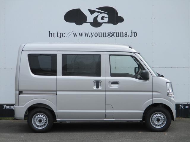 エブリイ ＰＡリミテッド　届出済未使用車　ドアバイザー　ゴムマット　スズキセ－フティサポ－ト　デュアルカメラブレ－キサポ－ト　前後誤発進制御機能　車線逸脱警報機能　ふらつき警報機能　先行車お知らせ機能　ハイビームアシスト（16枚目）