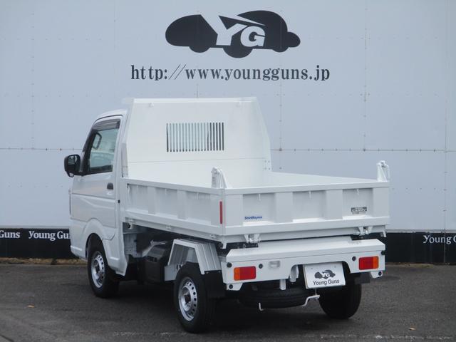 キャリイトラック 頑丈ダンプ 届出済未使用車 ドアバイザー ゴムマット リアセンサー キーレス 5MT 高低速2段切替え式4WD デフロック 鳥居フック マレル式ダンプ機構 ガードフレーム(21枚目)
