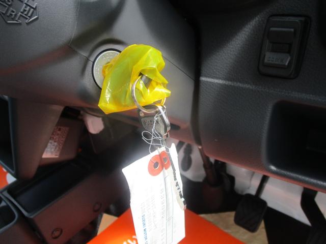 キャリイトラック 頑丈ダンプ 届出済未使用車 ドアバイザー ゴムマット リアセンサー キーレス 5MT 高低速2段切替え式4WD デフロック 鳥居フック マレル式ダンプ機構 ガードフレーム(51枚目)