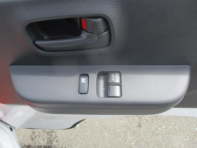 キャリイトラック 頑丈ダンプ 届出済未使用車 ドアバイザー ゴムマット リアセンサー キーレス 5MT 高低速2段切替え式4WD デフロック 鳥居フック マレル式ダンプ機構 ガードフレーム(52枚目)