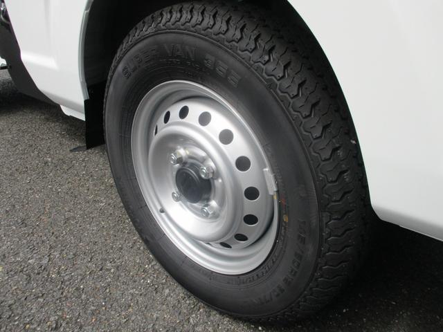 キャリイトラック 頑丈ダンプ 届出済未使用車 ドアバイザー ゴムマット リアセンサー キーレス 5MT 高低速2段切替え式4WD デフロック 鳥居フック マレル式ダンプ機構 ガードフレーム(53枚目)