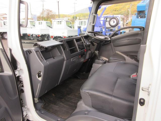 エルフトラック 　パネルバン　パワーゲート付　車両寸法：長６３８ｃｍ　幅１９１ｃｍ　高２８９ｃｍ　箱内寸：長４４８ｃｍ　幅１７７ｃｍ　高１９３ｃｍ　昇降能力１，０００ｋｇ　積載２９５０ｋｇ　サイドドア　バックモニター（40枚目）