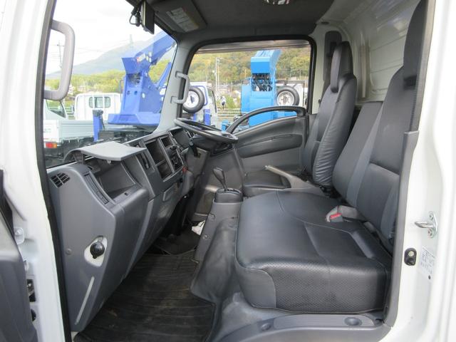 エルフトラック 　パネルバン　パワーゲート付　車両寸法：長６３８ｃｍ　幅１９１ｃｍ　高２８９ｃｍ　箱内寸：長４４８ｃｍ　幅１７７ｃｍ　高１９３ｃｍ　昇降能力１，０００ｋｇ　積載２９５０ｋｇ　サイドドア　バックモニター（41枚目）