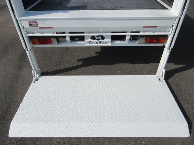 キャンター Ｗキャブロング　荷台内寸：長３３１ｃｍ　幅１７９ｃｍ　地上高８５ｃｍ　積載２，０００ｋｇ　車両総重量４，８６０ｋｇ　極東製垂直パワーゲート　リモコン　昇降能力６００ｋｇ　社外メモリーナビ　ワンセグ　ＥＴＣ　ドラレコ（22枚目）