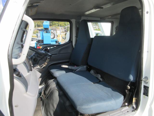 キャンター Ｗキャブロング　荷台内寸：長３３１ｃｍ　幅１７９ｃｍ　地上高８５ｃｍ　積載２，０００ｋｇ　車両総重量４，８６０ｋｇ　極東製垂直パワーゲート　リモコン　昇降能力６００ｋｇ　社外メモリーナビ　ワンセグ　ＥＴＣ　ドラレコ（31枚目）