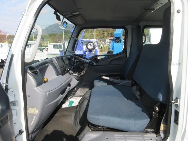 キャンター Ｗキャブロング　荷台内寸：長３３１ｃｍ　幅１７９ｃｍ　地上高８５ｃｍ　積載２，０００ｋｇ　車両総重量４，８６０ｋｇ　極東製垂直パワーゲート　リモコン　昇降能力６００ｋｇ　社外メモリーナビ　ワンセグ　ＥＴＣ　ドラレコ（33枚目）