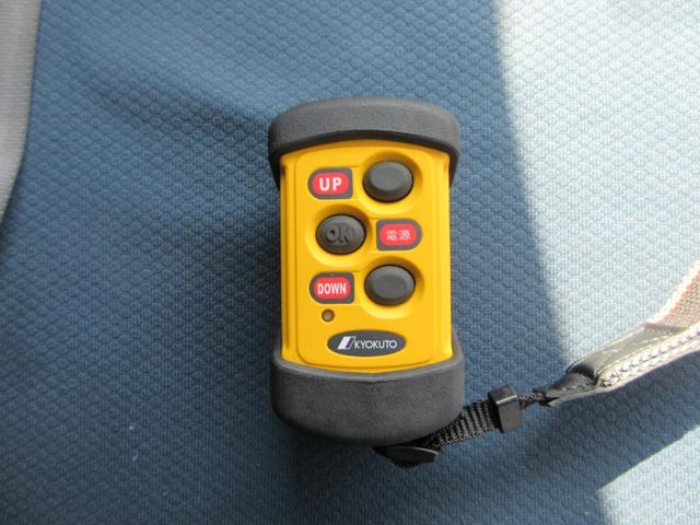 キャンター Ｗキャブロング　荷台内寸：長３３１ｃｍ　幅１７９ｃｍ　地上高８５ｃｍ　積載２，０００ｋｇ　車両総重量４，８６０ｋｇ　極東製垂直パワーゲート　リモコン　昇降能力６００ｋｇ　社外メモリーナビ　ワンセグ　ＥＴＣ　ドラレコ（53枚目）