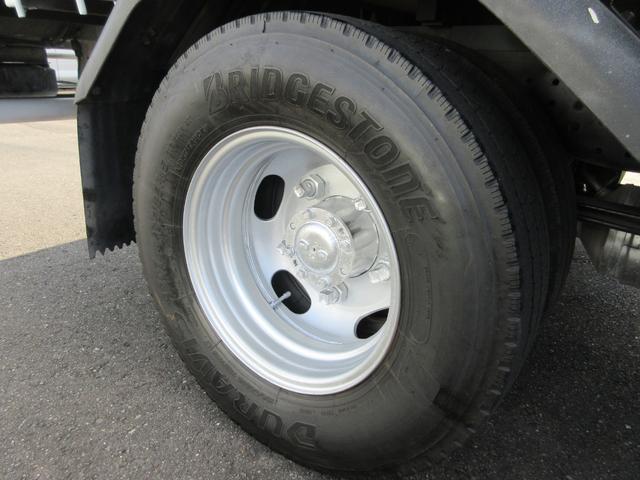 キャンター Ｗキャブロング　荷台内寸：長３３１ｃｍ　幅１７９ｃｍ　地上高８５ｃｍ　積載２，０００ｋｇ　車両総重量４，８６０ｋｇ　極東製垂直パワーゲート　リモコン　昇降能力６００ｋｇ　社外メモリーナビ　ワンセグ　ＥＴＣ　ドラレコ（55枚目）