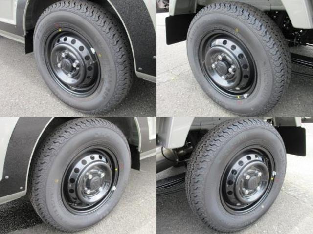 スーパーキャリイ Xリミテッド 届出済未使用車 4WD 5MT ドアバイザー ゴムマット アッパーメンバーガード 荷台マット キーレス デュアルカメラブレ-キサポ-ト 前後誤発進制御機能 車線逸脱警報機能 ハイビームアシスト(12枚目)