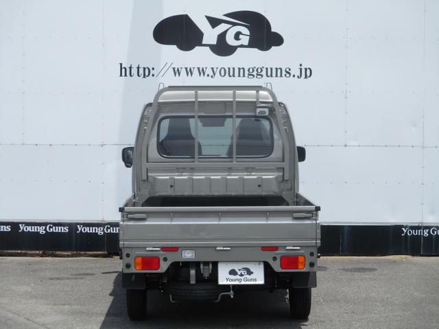 スーパーキャリイ Xリミテッド 届出済未使用車 4WD 5MT ドアバイザー ゴムマット アッパーメンバーガード 荷台マット キーレス デュアルカメラブレ-キサポ-ト 前後誤発進制御機能 車線逸脱警報機能 ハイビームアシスト(19枚目)