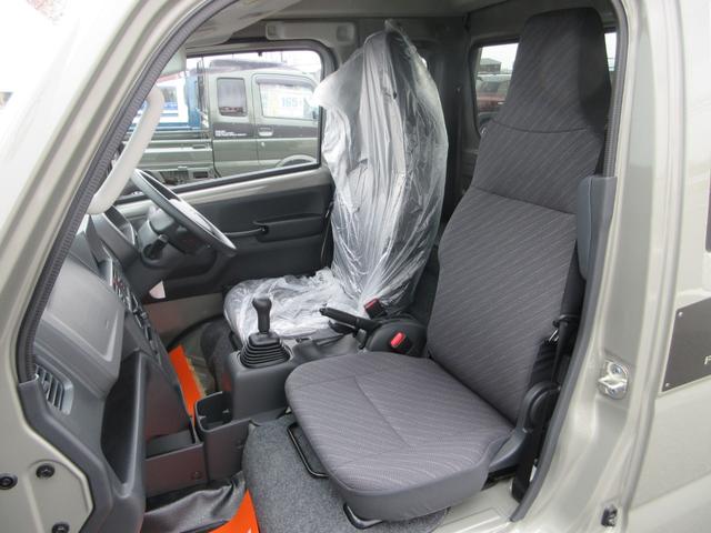 スーパーキャリイ Xリミテッド 届出済未使用車 4WD 5MT ドアバイザー ゴムマット アッパーメンバーガード 荷台マット キーレス デュアルカメラブレ-キサポ-ト 前後誤発進制御機能 車線逸脱警報機能 ハイビームアシスト(33枚目)