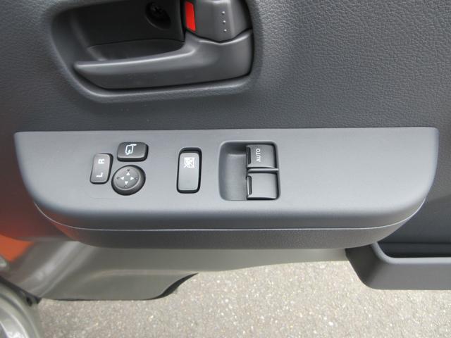 スーパーキャリイ Xリミテッド 届出済未使用車 4WD 5MT ドアバイザー ゴムマット アッパーメンバーガード 荷台マット キーレス デュアルカメラブレ-キサポ-ト 前後誤発進制御機能 車線逸脱警報機能 ハイビームアシスト(50枚目)