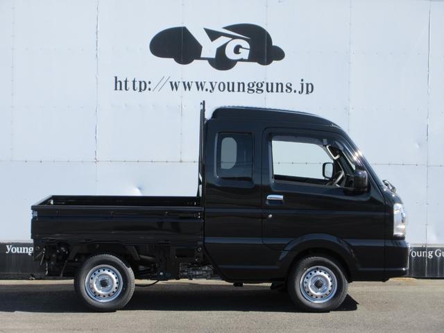 スーパーキャリイ X 届出済未使用車 4WD 5MT ドアバイザー フロアマット アッパーメンバーガード 荷台マット デュアルカメラブレ-キサポ-ト 前後誤発進制御機能 車線逸脱警報機能 ハイビームアシスト(17枚目)