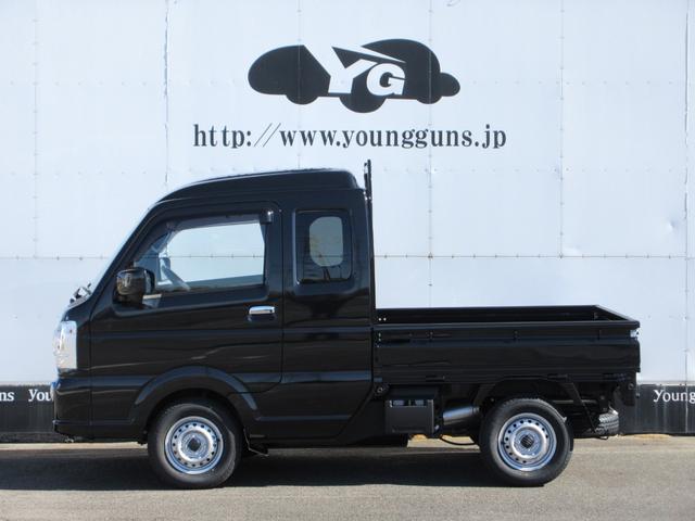 スーパーキャリイ X 届出済未使用車 4WD 5MT ドアバイザー フロアマット アッパーメンバーガード 荷台マット デュアルカメラブレ-キサポ-ト 前後誤発進制御機能 車線逸脱警報機能 ハイビームアシスト(18枚目)