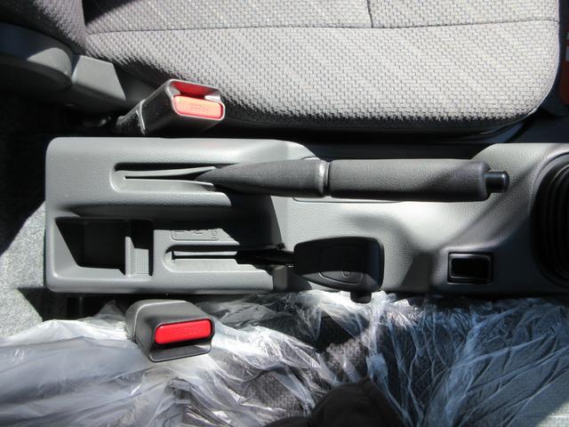 スーパーキャリイ X 届出済未使用車 4WD 5MT ドアバイザー フロアマット アッパーメンバーガード 荷台マット デュアルカメラブレ-キサポ-ト 前後誤発進制御機能 車線逸脱警報機能 ハイビームアシスト(46枚目)