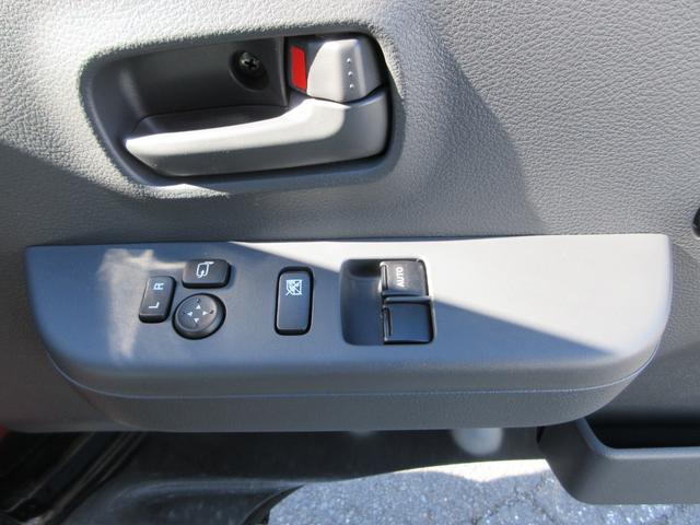 スーパーキャリイ X 届出済未使用車 4WD 5MT ドアバイザー フロアマット アッパーメンバーガード 荷台マット デュアルカメラブレ-キサポ-ト 前後誤発進制御機能 車線逸脱警報機能 ハイビームアシスト(50枚目)