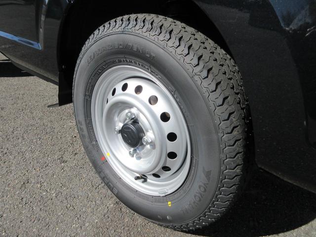 スーパーキャリイ X 届出済未使用車 4WD 5MT ドアバイザー フロアマット アッパーメンバーガード 荷台マット デュアルカメラブレ-キサポ-ト 前後誤発進制御機能 車線逸脱警報機能 ハイビームアシスト(52枚目)