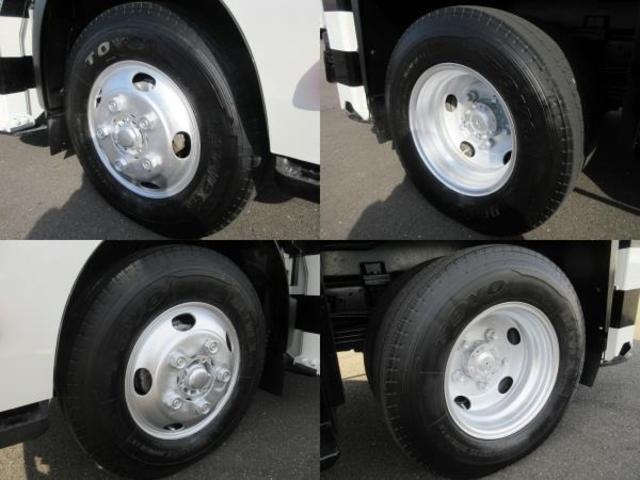 デュトロ 　タダノＡＴ－１２１　作業床高１２ｍ　積載荷重２００ｋｇ　　アワーメーター４７４０時間　６ＭＴ　車両寸法（車検証記載）：長４５５ｃｍ　幅１８８ｃｍ　高３１８ｃｍ　積載量１００ｋｇ　車両総重量６３７０ｋｇ（15枚目）