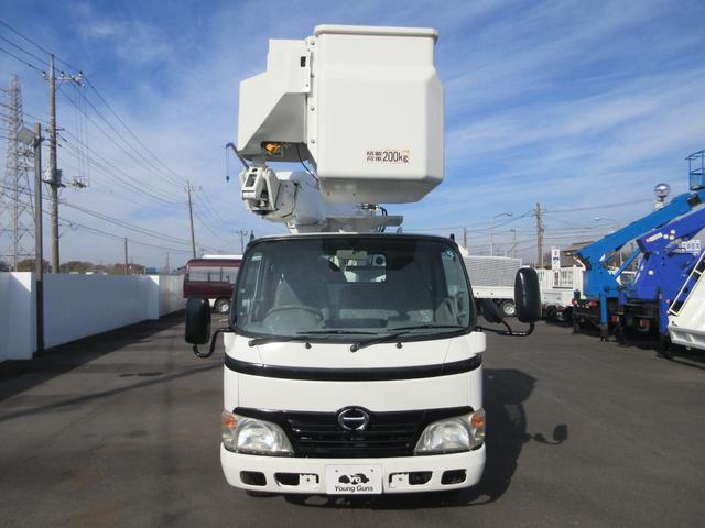 デュトロ 　タダノＡＴ－１２１　作業床高１２ｍ　積載荷重２００ｋｇ　　アワーメーター４７４０時間　６ＭＴ　車両寸法（車検証記載）：長４５５ｃｍ　幅１８８ｃｍ　高３１８ｃｍ　積載量１００ｋｇ　車両総重量６３７０ｋｇ（16枚目）