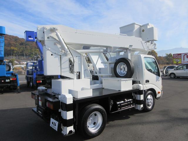 デュトロ 　タダノＡＴ－１２１　作業床高１２ｍ　積載荷重２００ｋｇ　　アワーメーター４７４０時間　６ＭＴ　車両寸法（車検証記載）：長４５５ｃｍ　幅１８８ｃｍ　高３１８ｃｍ　積載量１００ｋｇ　車両総重量６３７０ｋｇ（20枚目）