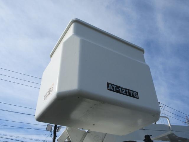 デュトロ 　タダノＡＴ－１２１　作業床高１２ｍ　積載荷重２００ｋｇ　　アワーメーター４７４０時間　６ＭＴ　車両寸法（車検証記載）：長４５５ｃｍ　幅１８８ｃｍ　高３１８ｃｍ　積載量１００ｋｇ　車両総重量６３７０ｋｇ（25枚目）