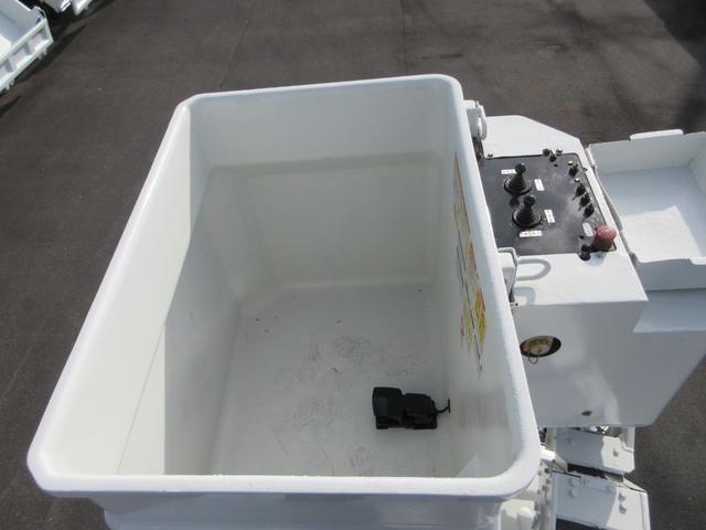 デュトロ 　タダノＡＴ－１２１　作業床高１２ｍ　積載荷重２００ｋｇ　　アワーメーター４７４０時間　６ＭＴ　車両寸法（車検証記載）：長４５５ｃｍ　幅１８８ｃｍ　高３１８ｃｍ　積載量１００ｋｇ　車両総重量６３７０ｋｇ（28枚目）