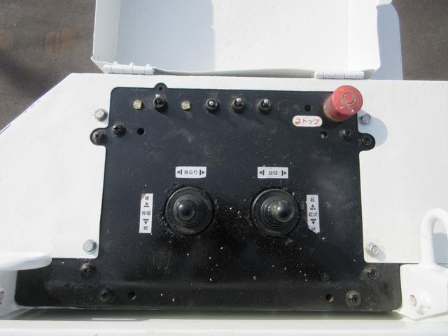 デュトロ 　タダノＡＴ－１２１　作業床高１２ｍ　積載荷重２００ｋｇ　　アワーメーター４７４０時間　６ＭＴ　車両寸法（車検証記載）：長４５５ｃｍ　幅１８８ｃｍ　高３１８ｃｍ　積載量１００ｋｇ　車両総重量６３７０ｋｇ（29枚目）