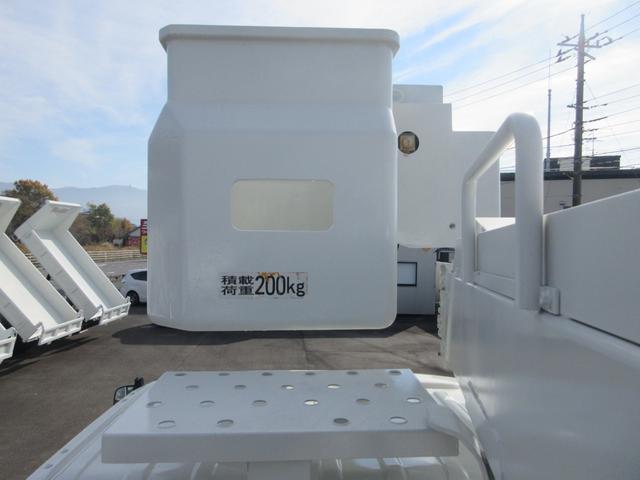 デュトロ 　タダノＡＴ－１２１　作業床高１２ｍ　積載荷重２００ｋｇ　　アワーメーター４７４０時間　６ＭＴ　車両寸法（車検証記載）：長４５５ｃｍ　幅１８８ｃｍ　高３１８ｃｍ　積載量１００ｋｇ　車両総重量６３７０ｋｇ（30枚目）