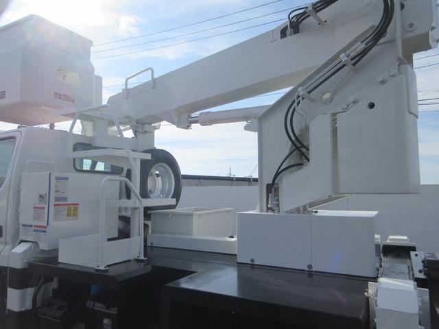 デュトロ 　タダノＡＴ－１２１　作業床高１２ｍ　積載荷重２００ｋｇ　　アワーメーター４７４０時間　６ＭＴ　車両寸法（車検証記載）：長４５５ｃｍ　幅１８８ｃｍ　高３１８ｃｍ　積載量１００ｋｇ　車両総重量６３７０ｋｇ（34枚目）