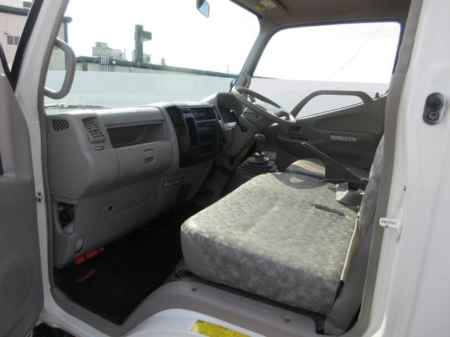 デュトロ 　タダノＡＴ－１２１　作業床高１２ｍ　積載荷重２００ｋｇ　　アワーメーター４７４０時間　６ＭＴ　車両寸法（車検証記載）：長４５５ｃｍ　幅１８８ｃｍ　高３１８ｃｍ　積載量１００ｋｇ　車両総重量６３７０ｋｇ（50枚目）