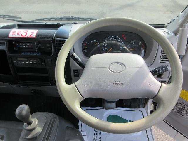 デュトロ 　タダノＡＴ－１２１　作業床高１２ｍ　積載荷重２００ｋｇ　　アワーメーター４７４０時間　６ＭＴ　車両寸法（車検証記載）：長４５５ｃｍ　幅１８８ｃｍ　高３１８ｃｍ　積載量１００ｋｇ　車両総重量６３７０ｋｇ（51枚目）