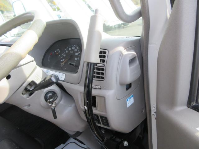 デュトロ 　タダノＡＴ－１２１　作業床高１２ｍ　積載荷重２００ｋｇ　　アワーメーター４７４０時間　６ＭＴ　車両寸法（車検証記載）：長４５５ｃｍ　幅１８８ｃｍ　高３１８ｃｍ　積載量１００ｋｇ　車両総重量６３７０ｋｇ（57枚目）